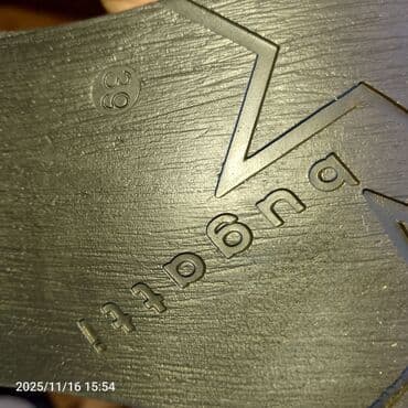 qiz ucun botlar: Qadın botları – Bugatti, ölçü 39təbii dəri - Rəng: qara - Material — 2