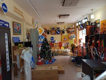 kiraye kafe verirem: Obyekt teze bazarin yaninda(kohne) yerlesir.Obyekt 3 mertebeli 8 — 9