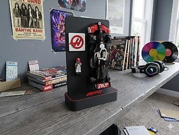 Другое: Formula 1 azarkeşləri üçün stend. (Dəstə Formula 1 bolidi modeli və — 3