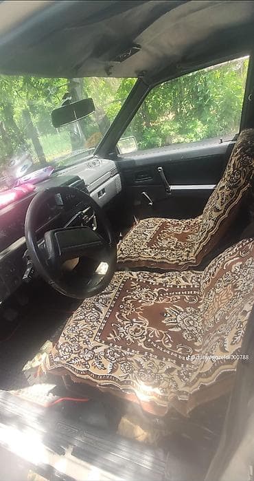 salon niva: Lada sedan (VAZ 21099 seriyası kimi) – ağ rəng, 4 qapılı kuzov — 5