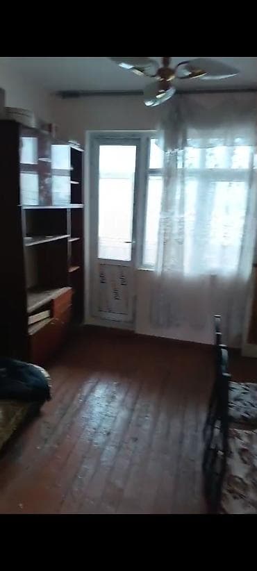 əcəmidə satılan evlər: Ecemide metronun düz yanında 3 otaqlı ev 5/4.400 manata makler haqqı — 7