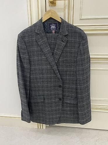 duyməli: Kişi üçün şık gödəkçə/bleyzerlər kolleksiyası. - Modellər: - Boz — 1