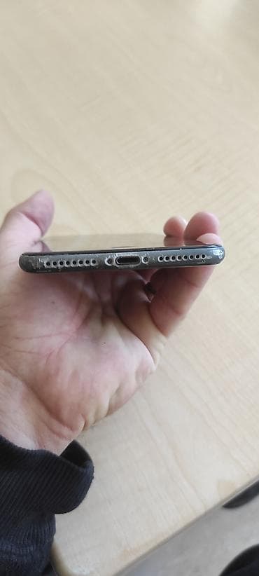 iphone 8 qiyməti: IPhone 8 Plus, Qara, Barmaq izi — 3