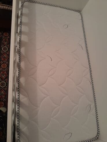 ikinci əl uşaq carpayısı: Oğlan və qız üçün, İşlənmiş, Beşik, Matras ilə, Yellənmə mexanizm ilə — 4