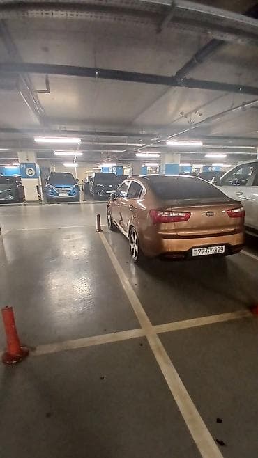 prius 30 kuza: Kia Rio: 1.2 l | 2012 il Sedan — 5