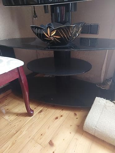 Klassik mebel və aksesuar dəsti - Bucaqlı vitrin: Təbii ağacdan oyma
