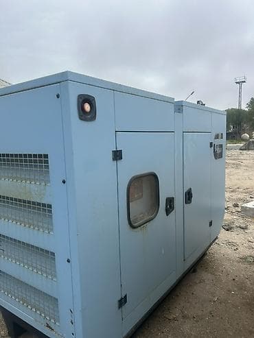 karniz satisi: Səskeçirmə kabinində dizel generator seti Texniki xüsusiyyətlər: - — 4