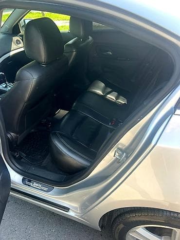 kruz fara: Chevrolet Cruze: 1.4 l | 2013 il 286532 km Sedan — 9