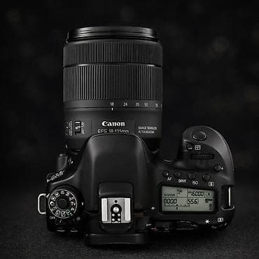 •	Canon 80D body + Canon 18-135mm lens 	•	Lens zoom funksiyalı, çox