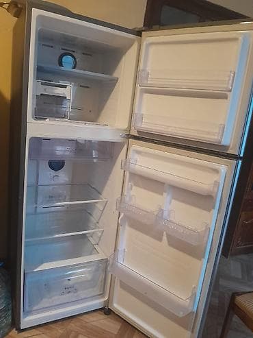 samavar boyuk: İki qapılı soyuducu (üstdə dondurucu, altda soyuducu), metalik rəng — 2