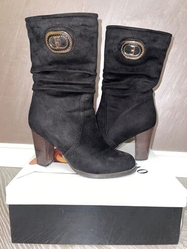 qadın çəkmə: 37/ 37.5 razmerdir. 55 manata alınıb. Ela veziyyetdedir.Nabukdur.1 — 2