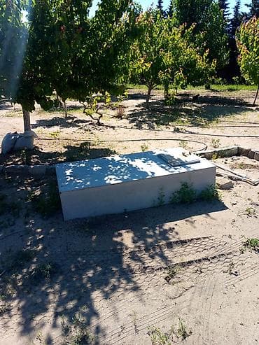 800 lt. Yeni yığdırmışam qalın dəmirdi. Hazır rənglənib antipas