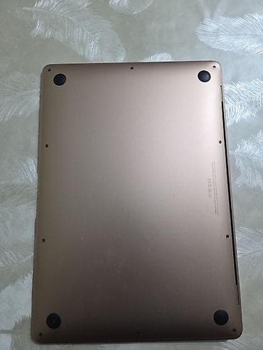 Masaüstü kompüterlər və iş stansiyaları: Apple MacBook, 13.3 ", Apple M1, 256 GB — 9