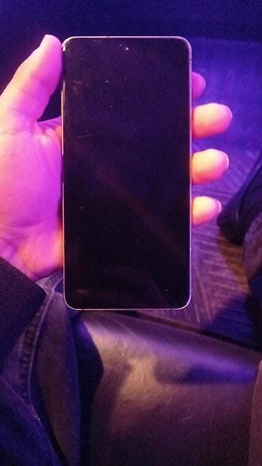 Samsung Galaxy S21 FE, rəng - Boz, Simsiz şarj — 2