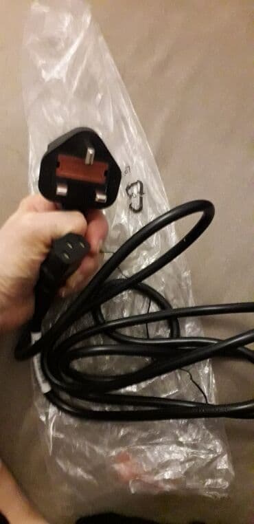 kabel internet: Kompüter bi̇rləşdi̇ri̇ci̇ kabellər 12 dənə var. Bi̇ri̇ 3 manata — 1