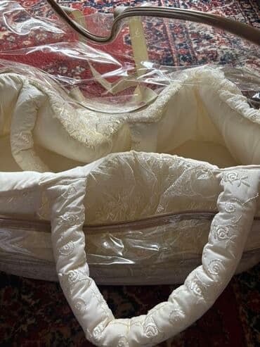 расчески для новорожденных: Uşaqlar üçün beşik, zərif güllü naxışlarla bəzədilib. Yüngül və — 11