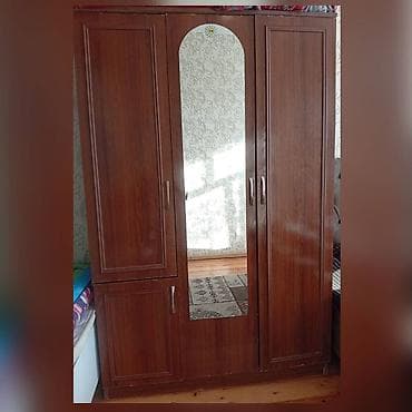 Endirim edildi❌ Dolab 50 azn Dolabin icinde 4 polkasi ve genis paltar