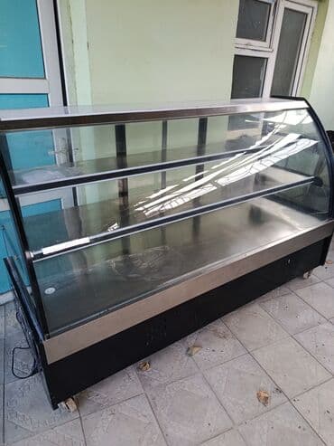 Şüşəli soyuducu vitrini – vitrin tipli nümayiş soyuducusu - Ön tərəfi