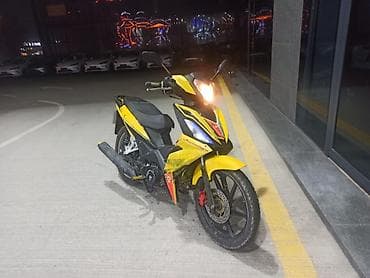 Sarı-qara rəngli şəhər tipli motosiklet/skuter (underbone dizayn)