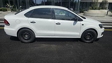 polo 2012: Volkswagen Polo: 1.6 l | 2017 il Sedan — 4