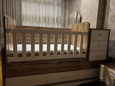 продам детскую кроватку: Oğlan və qız üçün, İşlənmiş, Dördbucaq, Beşik, Dəst ilə, Matras ilə, Yellənmə mexanizmsiz — 2