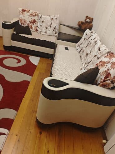 balin: Künc divan dəsti - Tərkib: 2 hissədən ibarət künc divan, ortada — 1