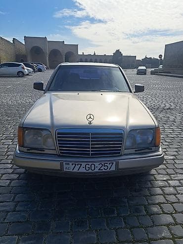 kia clarus 1997: Mercedes-Benz E 220: 2.2 l | Sedan — 8