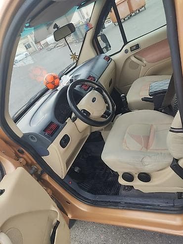 traktor traktor traktor: Ford Tourneo Connect: 1.8 l | 2006 il Van/Minivan — 6
