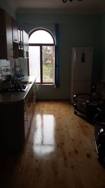 heyet evi mastaga: Bilgəh qəs., 200 kv. m, 4 otaqlı — 10