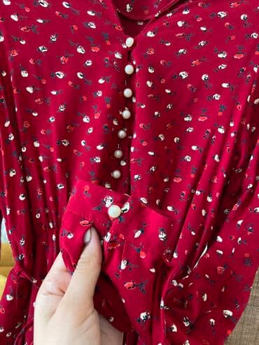 zapi satilir tecili: Tikileb (4-5 geyinilib)
Hec bir problem yoxdu
Razmer 36 S geder — 2