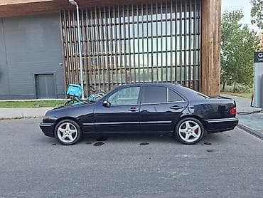 mercedes 160 a: Mercedes-Benz E-Class: 2.6 l | 2000 il Sedan — 10