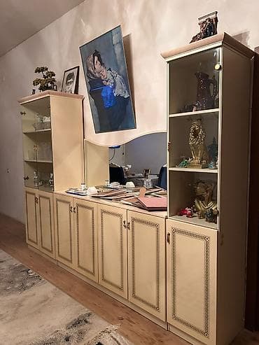 mebel desdi: Klassik üslubda qonaq otağı mebel dəsti Tərkibi: - Geniş — 3