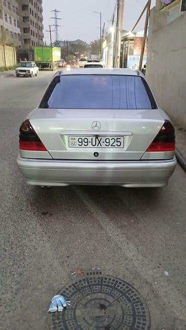 mercedes benz 1992 e200: Ela veziyyetde — 2