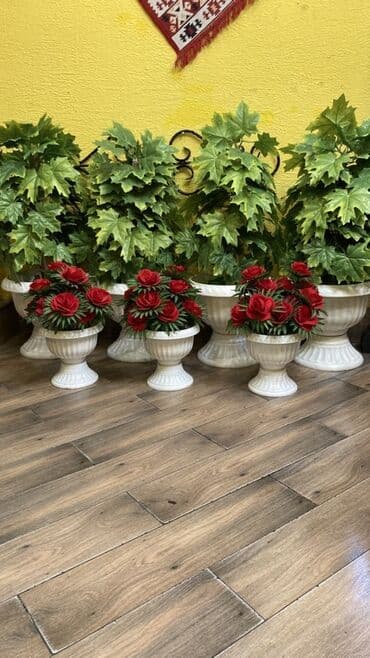 qebir ustu guller: Dekorativ süni güllər və qamış yarpaqlı bitkilər seti - Ağ rəngli — 3