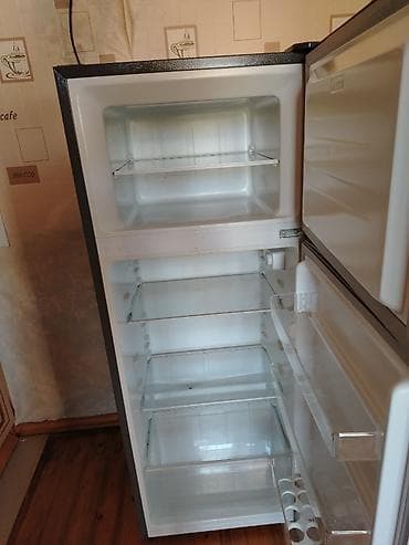 Soyuducular: İşlənmiş 2 qapılı Hisense Soyuducu Satılır, rəng - Boz, Təkərli — 4