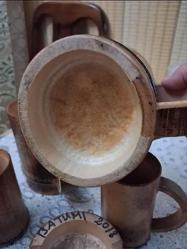 tebii daşlar: Bambukdan hazırlanmış suvenir dəst - Tərkib: 2 böyük qulplu krujka, 2 — 7