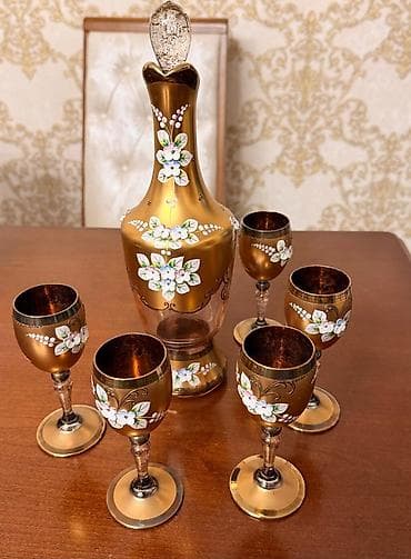 Кухонные принадлежности: Bəzəkli qrafin və badə dəsti - Tərkib: 1 ədəd qapaqlı qrafin + 5 ədəd — 1