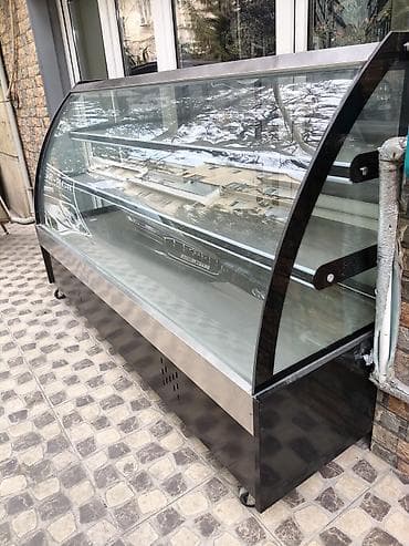 Vitrin soyuducu – kafe, restoran, şirniyyat və marketlər üçün. -