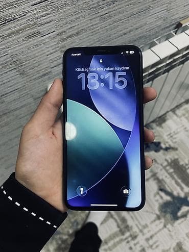 z fold 3: IPhone 11 Pro Max, Space Gray — 4