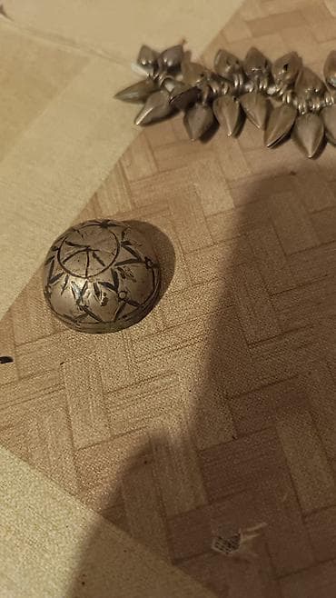 Qol saatları və aksesuarlar: Məhsul: Əl işı gümüşü görünümlü bəzək dəsti – kəmər toka hissələri və — 1