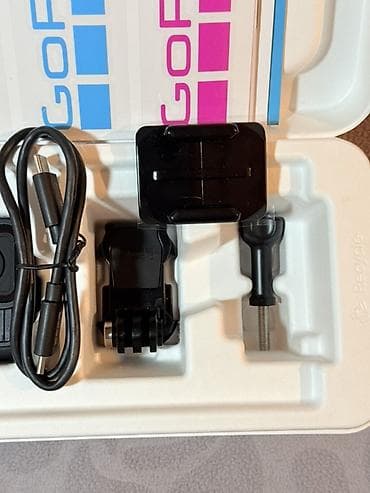 Videokameralar: GoPro HERO 13 Black action kamera Xüsusiyyətlər: - Video: 5.3K yüksək — 3