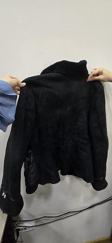 Qadın qış gödəkçəsi – qara rəng - Material: xaricdə zərif süet lalafo.az -da Qadın qış gödəkçəsi – qara rəng - Material: xaricdə zərif süet