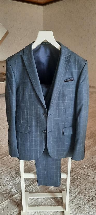 ted baker: Kişi üçlük kostyum – göy-boz rəng, xətli (check) naxış. Komplekt: - 2 — 1