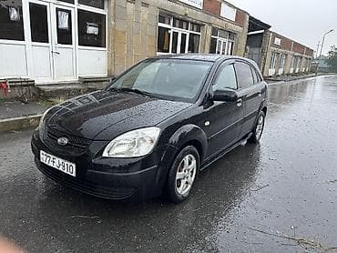 qubada ucuz avtomabiller: Kia Rio: 1.4 l | 2006 il Hetçbek — 2