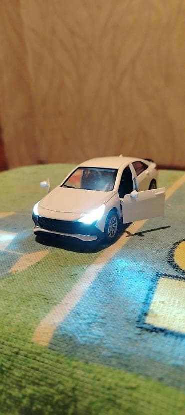 Личные вещи: Wekilde Gorduyunuz Ağ Elantra 2021-dan 2024 kimi Olan Modelidi Satiram — 4