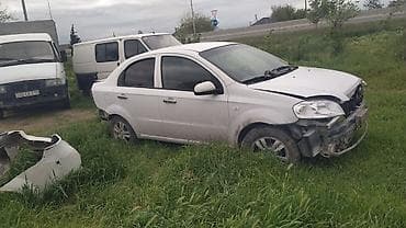 chevrolet cruze radiator: Salam aleykum Maşın Bərdə şəhərindəndir Maşın vuruq vezyetdedi Arxa — 3