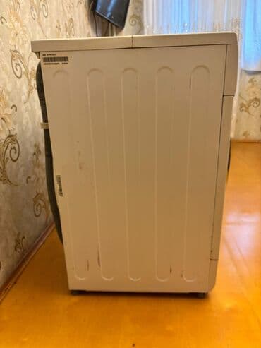 Salam. LG paltaruyan masini 8kg-liq dir. Az islenib. Evimde artig