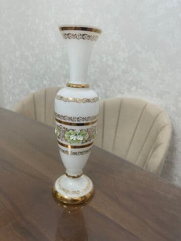 pion gülü: Bir vaza, Bogem şüşəsi — 1