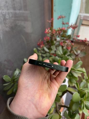 mini pc: IPhone 13 mini, 128 GB — 9