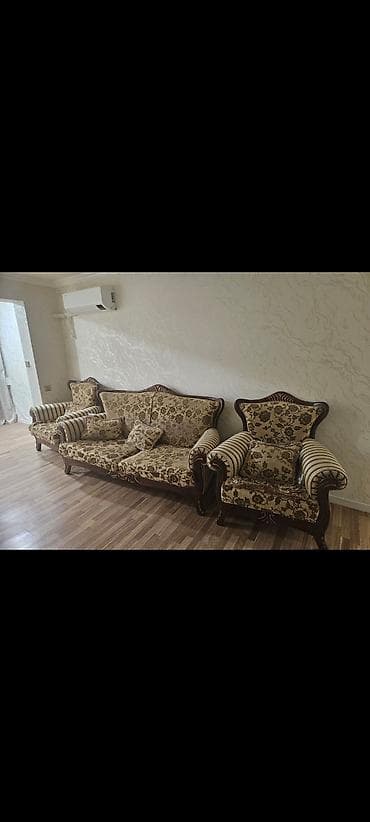 ps4 kreslo: 150 Azn divan kreslo desyi satilir Yaxsi veziyyeydedir UnvanSaphir — 1